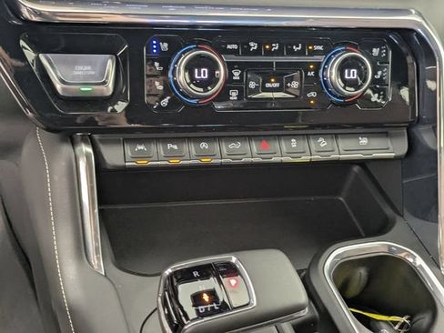Used 2023 GMC Sierra 1500 Denali Ultimate AWD/4WD image 23