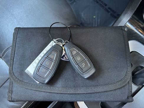 Used 2014 Ford Fiesta Titanium FWD image 20