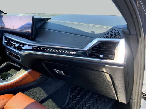 Used 2025 BMW X5 M60i AWD/4WD image 19