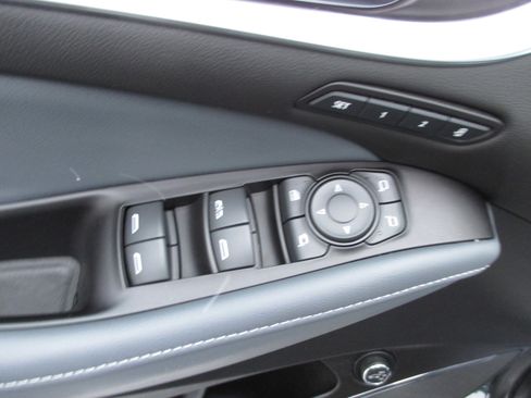 Used 2020 Buick Enclave Premium w/ Sun and Sites Package image 15