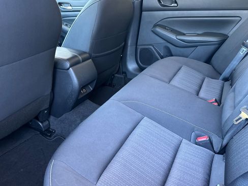 Used 2025 Nissan Altima 2.5 SV FWD image 26