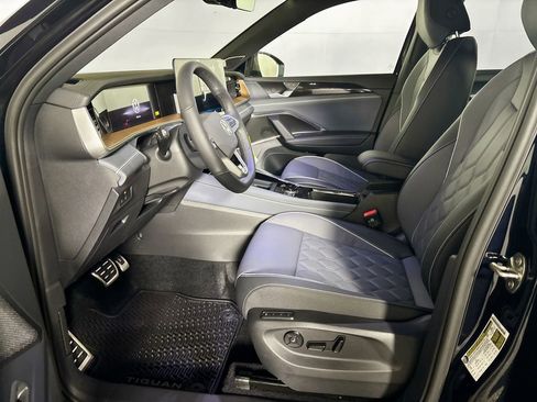 New 2026 Volkswagen Tiguan SEL R-Line image 11