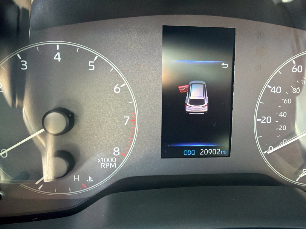 Used 2023 Toyota Corolla Cross LE FWD image 17