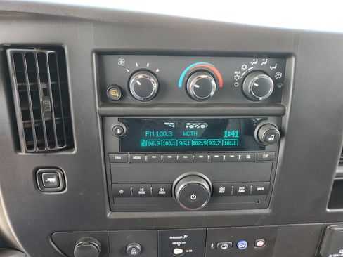 Used 2023 GMC Savana 2500 w/ Driver Convenience Package image 20