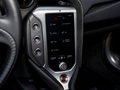 Used 2024 McLaren 750S image 25