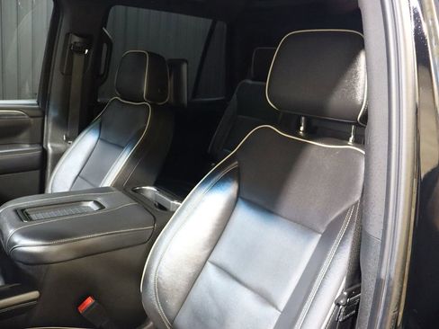 Used 2021 GMC Yukon SLT w/ SLT Premium Package image 36