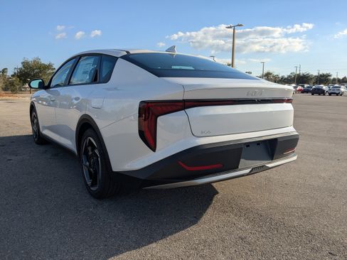 New 2025 Kia K4 GT-Line Turbo FWD image 7