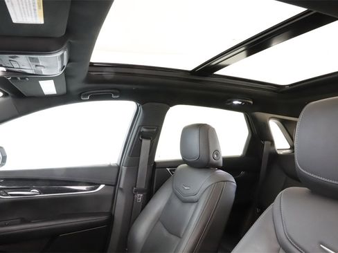 Used 2022 Cadillac XT5 Premium Luxury w/ Technology Package image 23