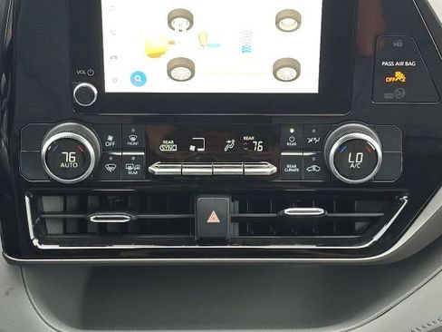 Used 2023 Toyota Highlander LE image 36