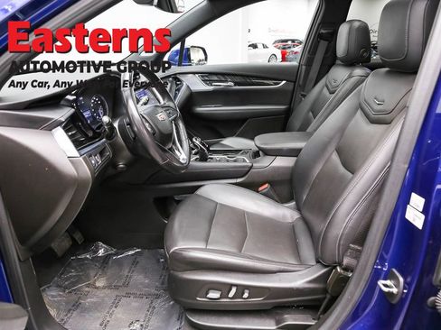 Used 2023 Cadillac XT6 Premium Luxury image 14