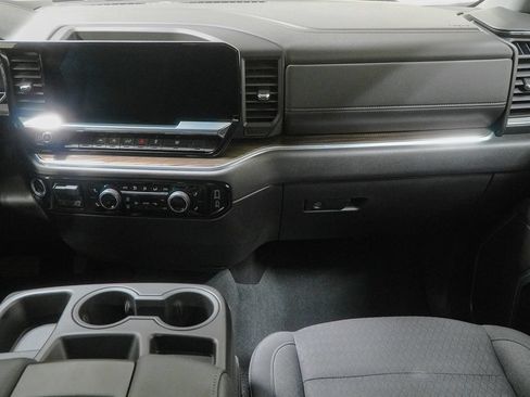 Used 2025 Chevrolet Silverado 1500 LT AWD/4WD image 39