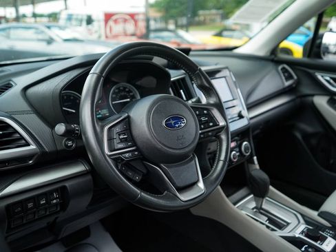 Used 2023 Subaru Forester Premium AWD/4WD image 5