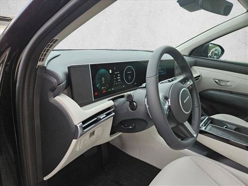 Certified 2025 Hyundai Tucson SEL AWD/4WD image 3