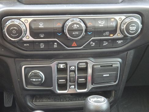 Used 2020 Jeep Wrangler Unlimited Sport S AWD/4WD image 20