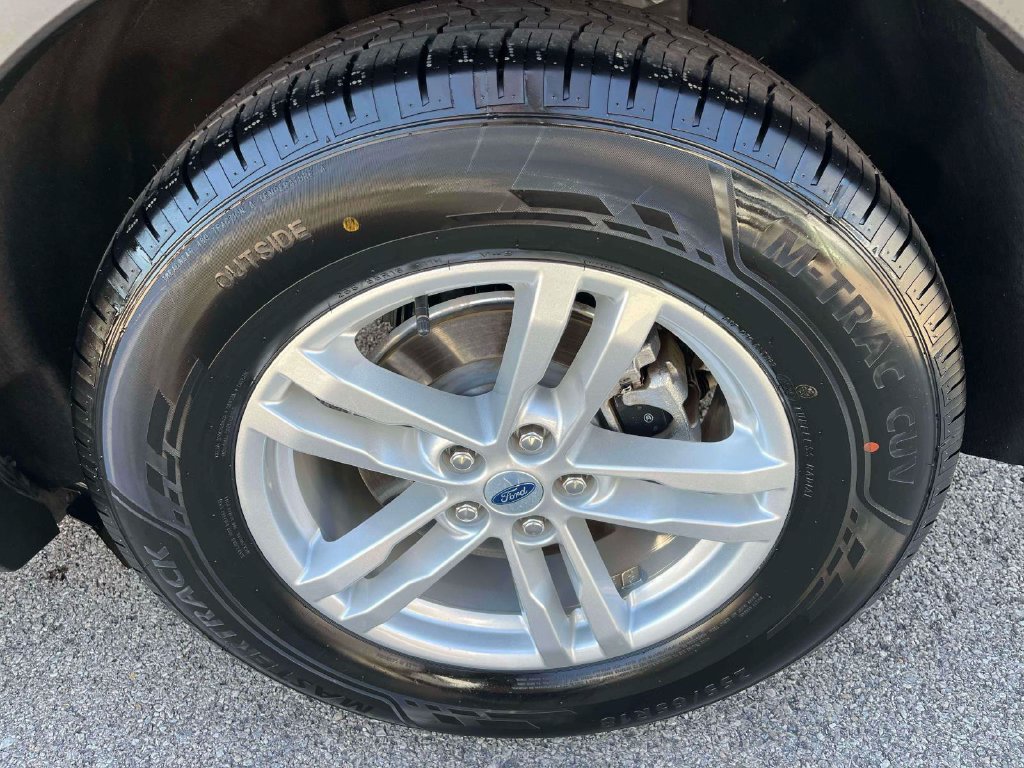 Used 2023 Ford Explorer XLT RWD image 39