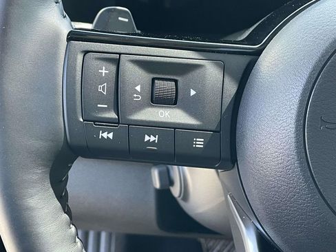 Used 2025 Nissan Pathfinder Platinum image 21