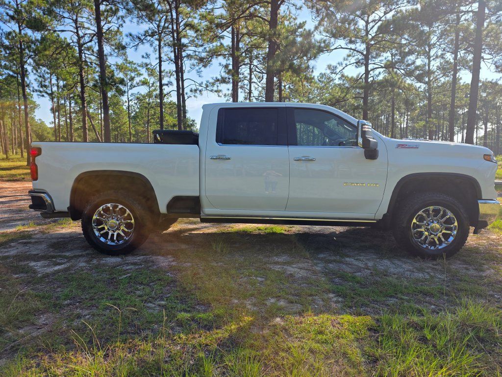 Used 2024 Chevrolet Silverado 2500 LTZ w/ LTZ Plus Package AWD/4WD image 6