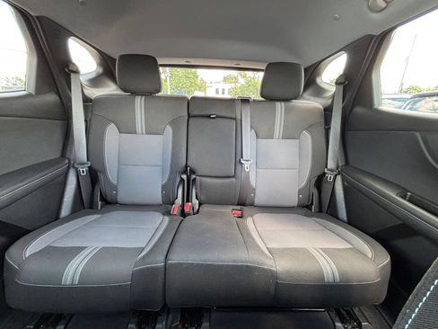 Used 2025 Chevrolet Blazer LT FWD image 34
