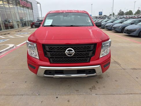 Used 2022 Nissan Titan SV RWD image 8