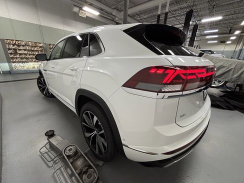 New 2026 Volkswagen Atlas Cross Sport SEL Premium R-Line AWD/4WD image 9