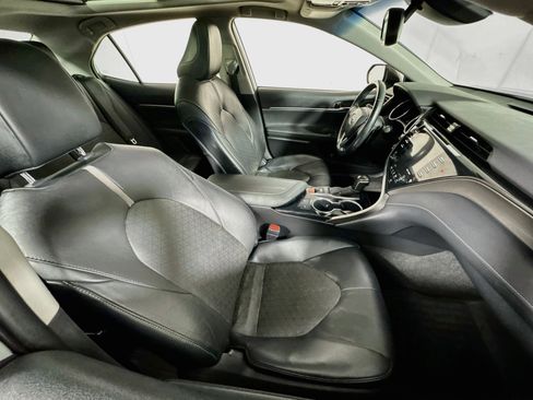 Used 2020 Toyota Camry XSE FWD image 26