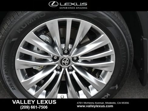 Used 2024 Toyota Highlander Platinum AWD/4WD image 23