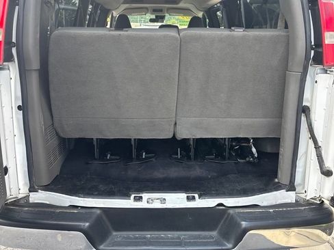 Used 2019 Chevrolet Express 3500 LT w/ LT Preferred Equipment Group RWD image 16