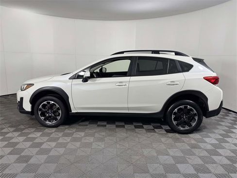 Used 2023 Subaru Crosstrek 2.0i Premium image 11