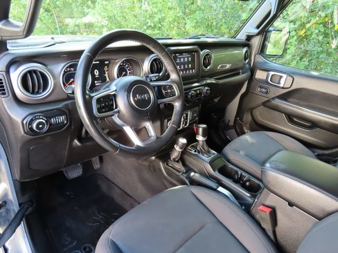 Certified 2018 Jeep Wrangler Unlimited Sahara AWD/4WD image 18