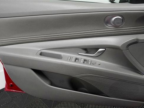 Used 2021 Hyundai Elantra SEL w/ Convenience Package image 32