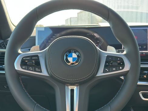 New 2026 BMW X5 M60i w/ Executive Package image 18