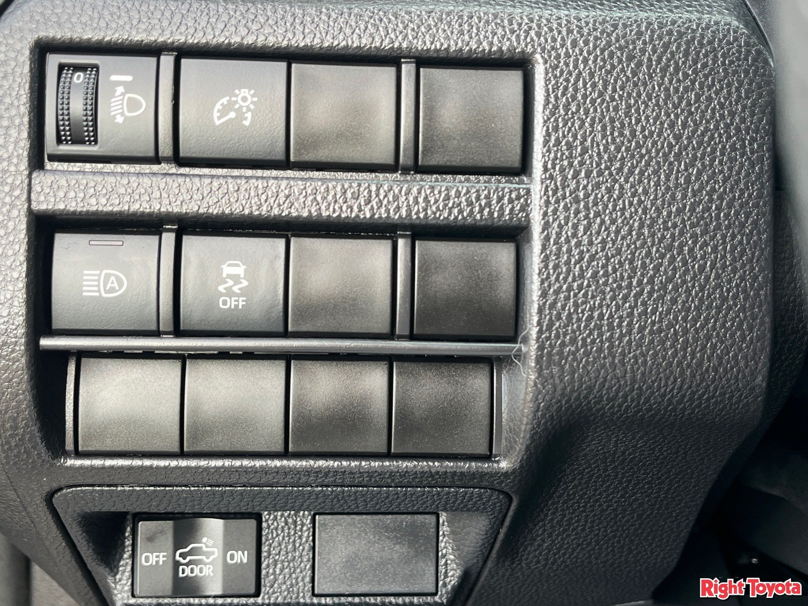 Used 2025 Toyota Tacoma PreRunner RWD image 33