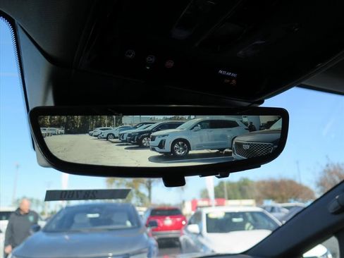 New 2026 Cadillac Optiq Luxury 2 image 16