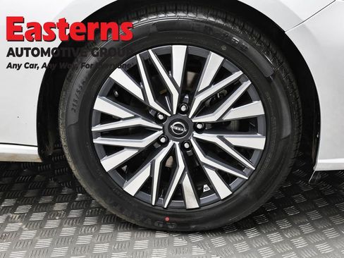 Used 2023 Nissan Altima 2.5 SV FWD image 31
