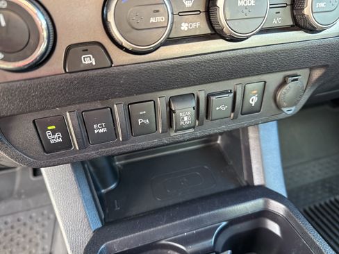 Used 2021 Toyota Tacoma TRD Off-Road w/ Technology Package image 20