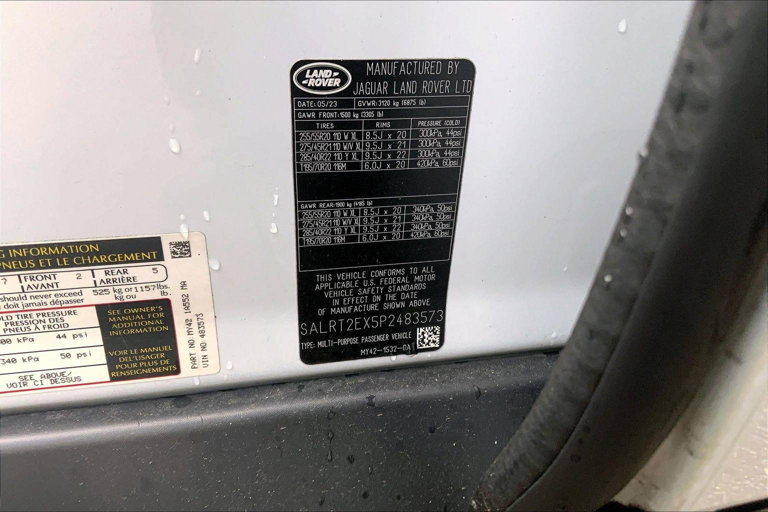 Used 2023 Land Rover Discovery S R-Dynamic AWD/4WD image 4