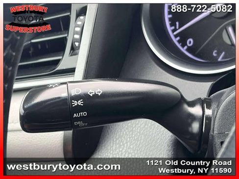 Used 2019 Toyota Camry SE FWD image 21