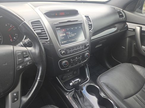 Used 2015 Kia Sorento SX image 34