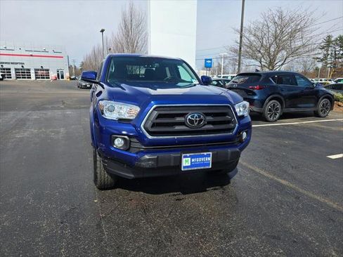Certified 2023 Toyota Tacoma SR5 AWD/4WD image 10