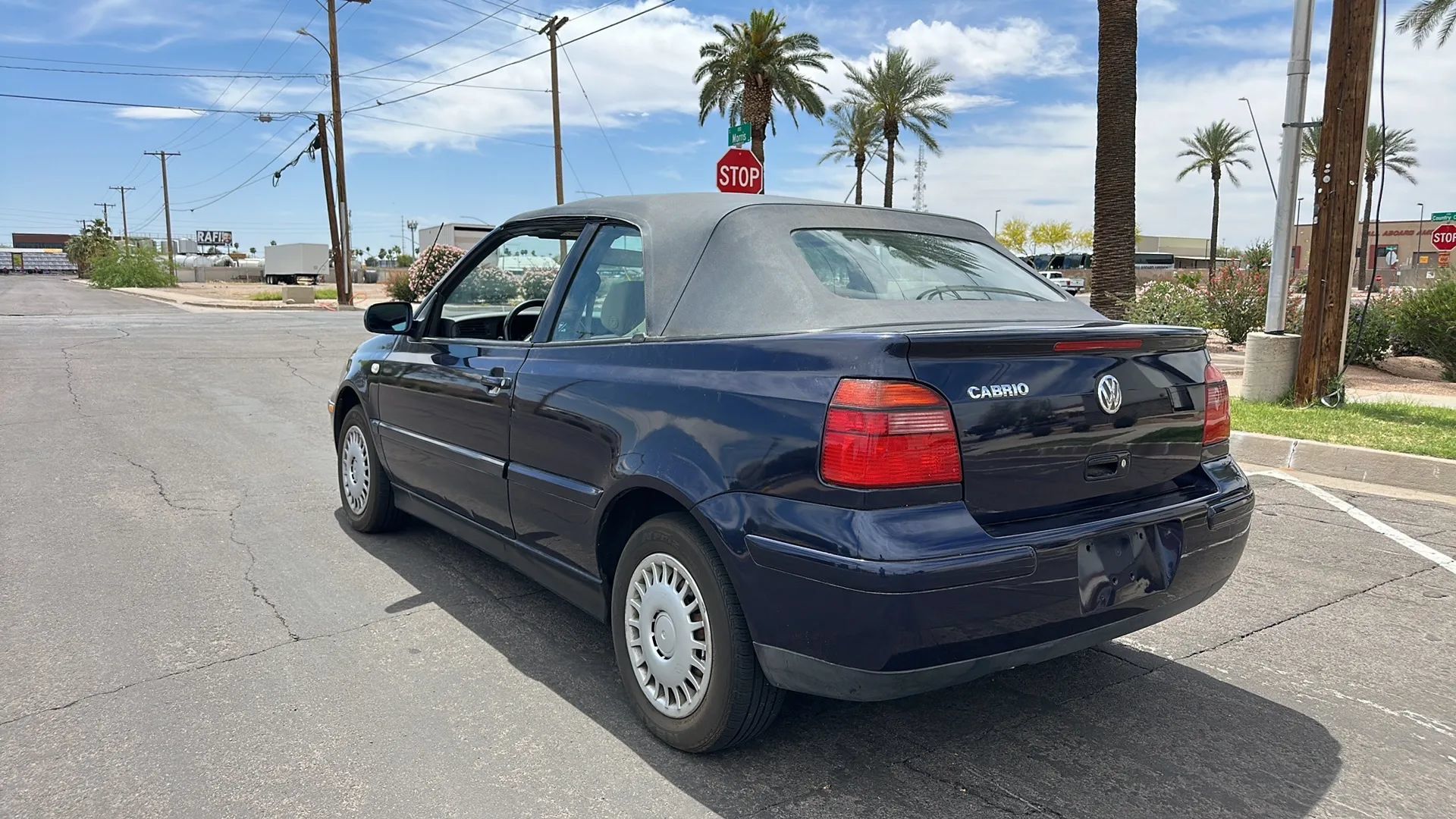 Used 2002 Volkswagen Cabrio GLS FWD image 17