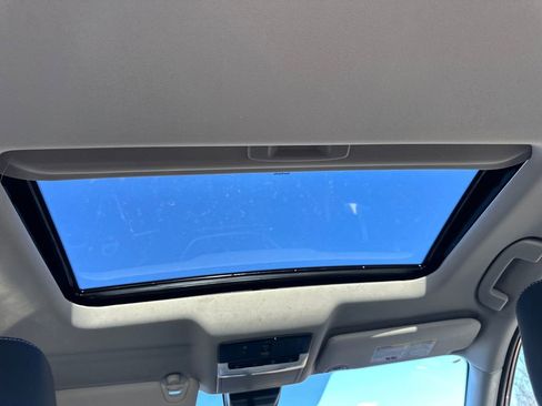 New 2025 Nissan Altima 2.5 SL image 32