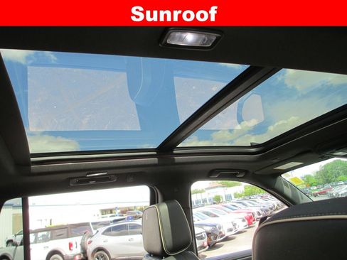 Used 2023 GMC Yukon SLT AWD/4WD image 15