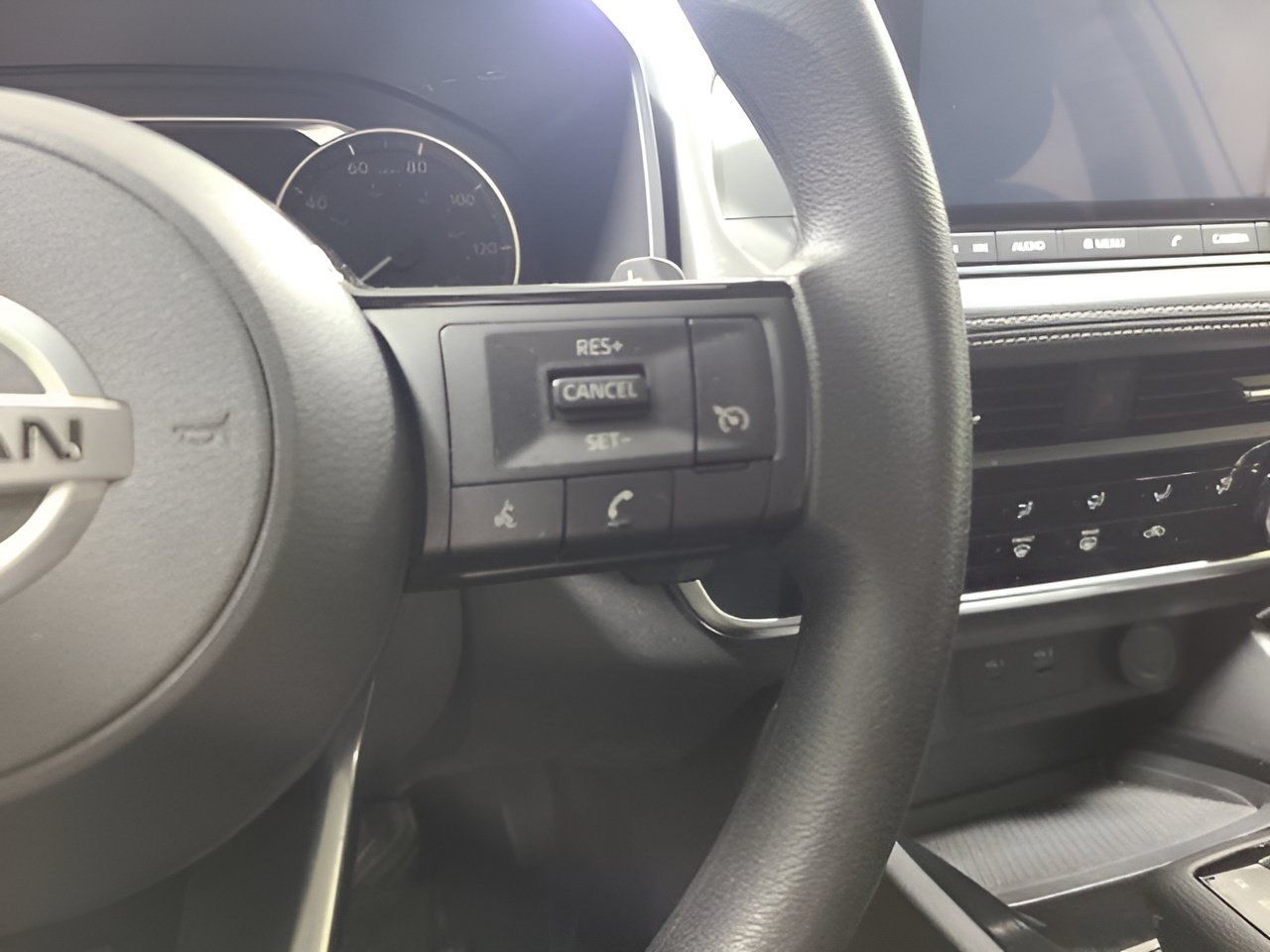 Used 2021 Nissan Rogue S AWD/4WD image 25