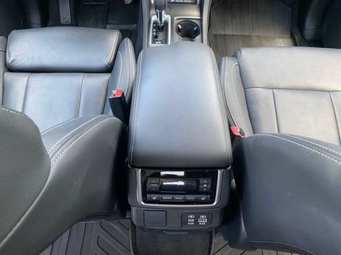 Used 2024 Subaru Ascent Limited AWD/4WD image 34