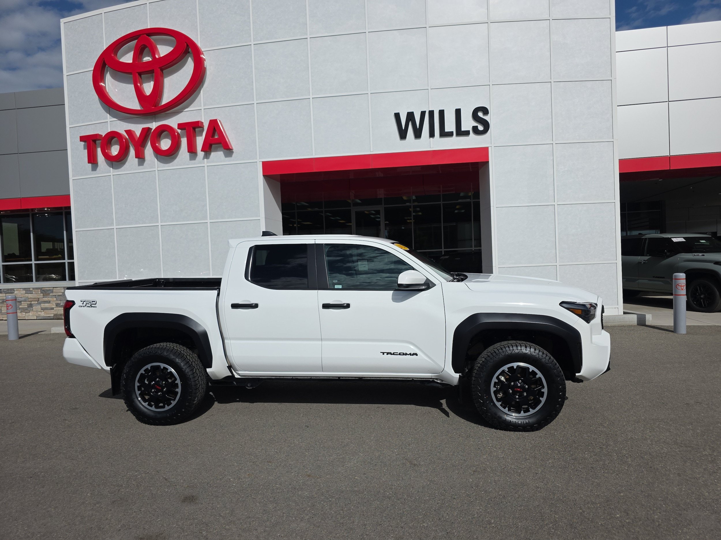 Used 2024 Toyota Tacoma TRD Off-Road AWD/4WD image 1