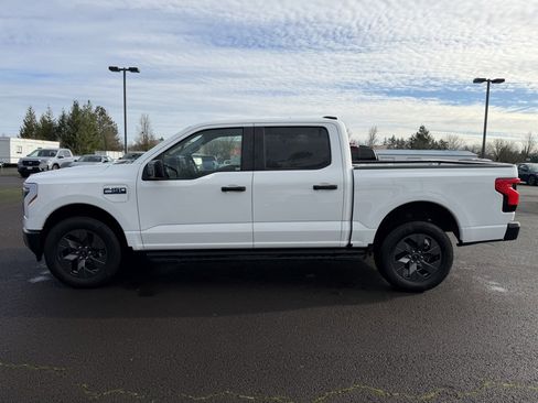 Used 2025 Ford F150 Lightning Pro image 5