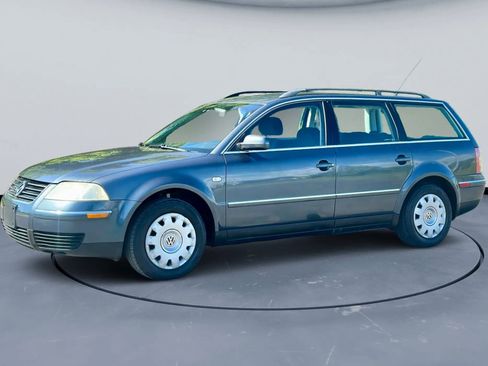 Used 2003 Volkswagen Passat GL FWD image 2