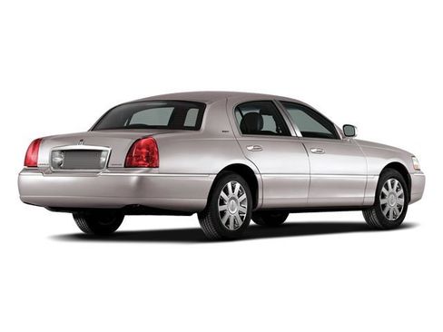 Used 2009 Lincoln Town Car Signature Limited image 2