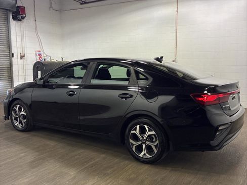 Used 2021 Kia Forte LXS FWD image 3