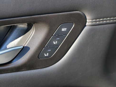 Used 2025 Nissan Pathfinder Platinum w/ Cargo Package image 17